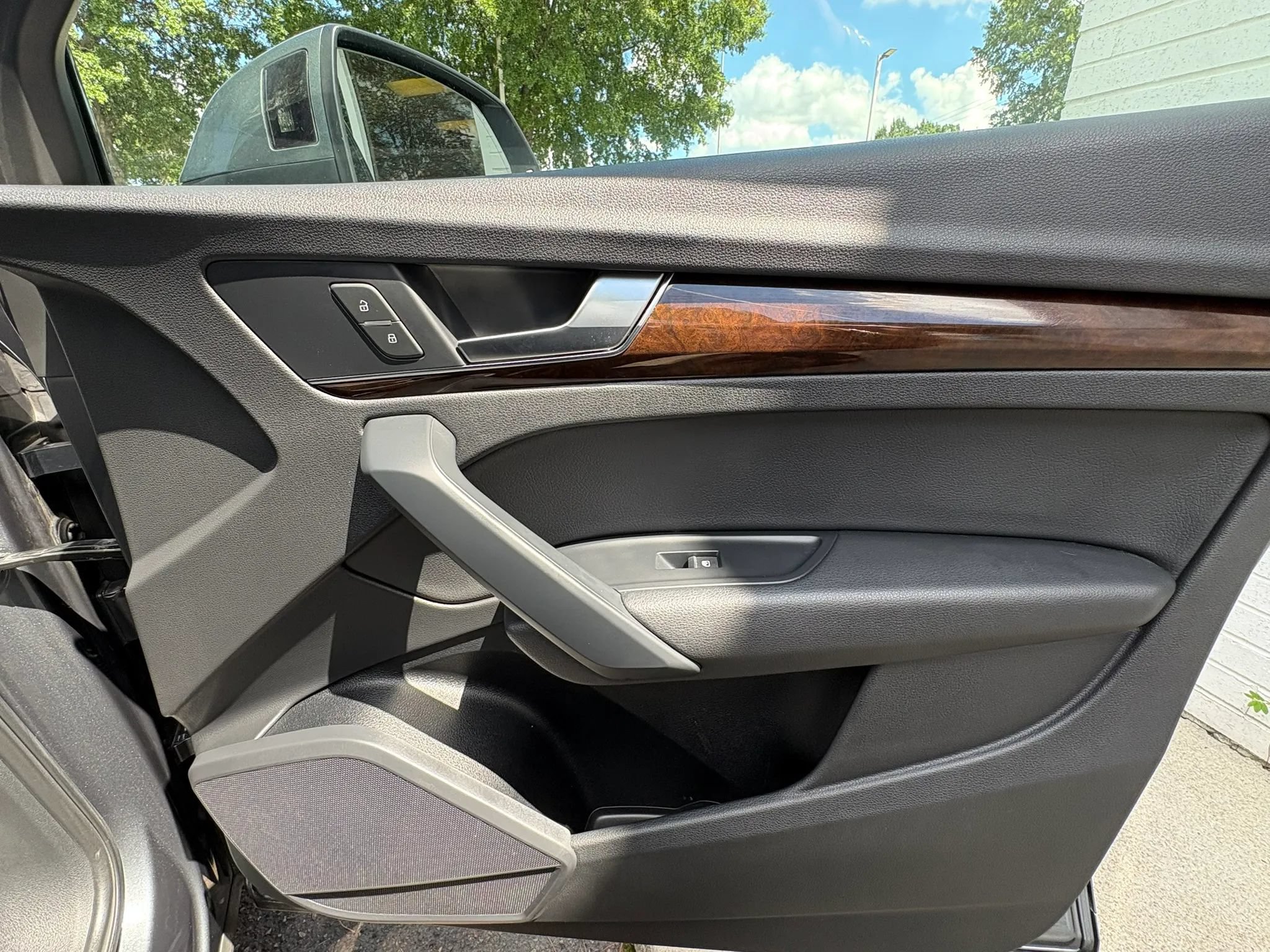 Used 2019 Audi Q5 2.0T Premium w/ Convenience Package AWD/4WD image 13