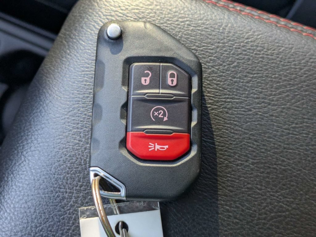 Used 2021 Jeep Wrangler Unlimited Rubicon AWD/4WD image 32