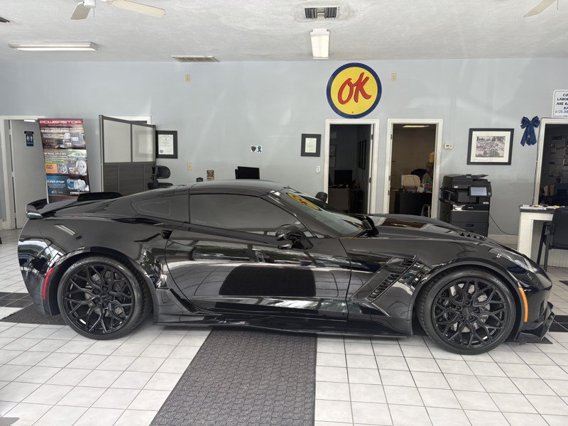 Used 2018 Chevrolet Corvette Z06 RWD image 9
