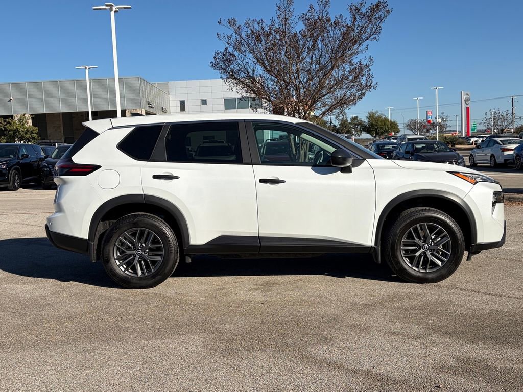 Certified 2025 Nissan Rogue S FWD image 4