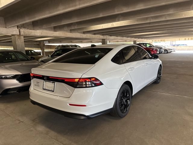 Certified 2025 Honda Accord SE image 5