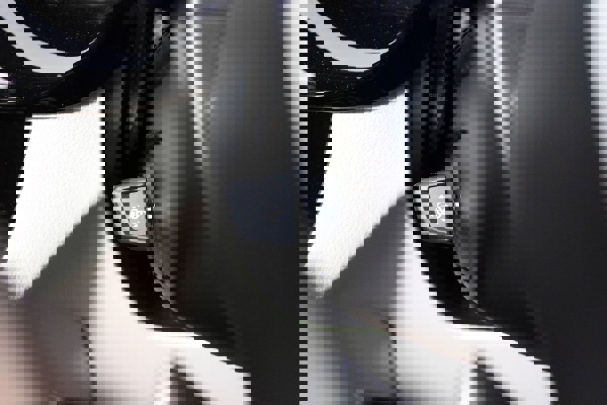 Used 2023 BMW 530e 530e w/ M Sport Package image 14