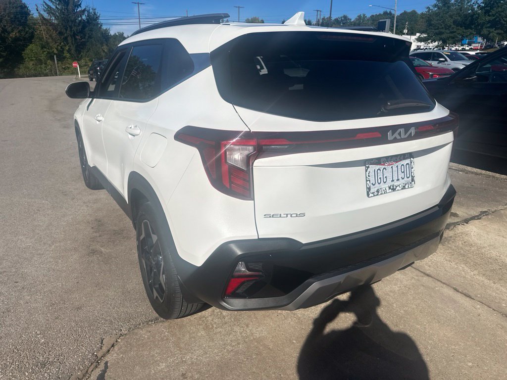 Used 2024 Kia Seltos EX AWD/4WD image 7