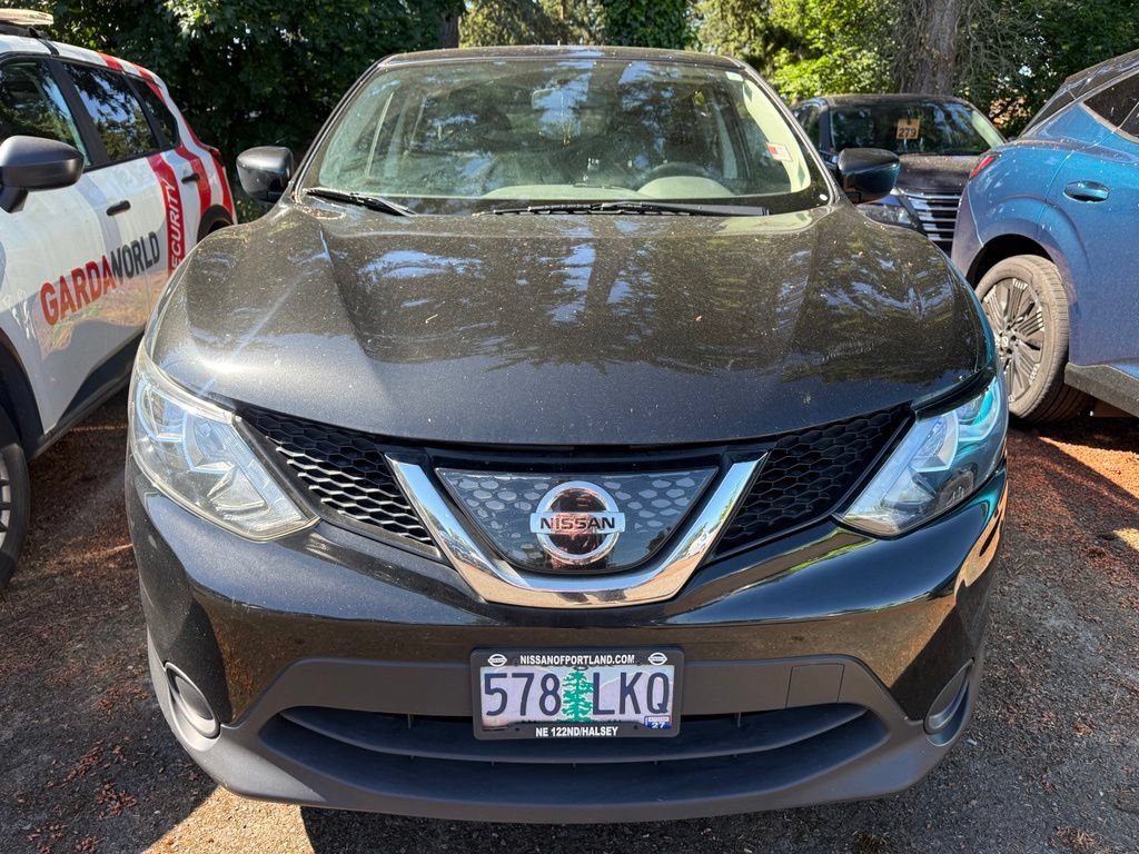 Used 2018 Nissan Rogue Sport S w/ S Appearance Package AWD/4WD image 3
