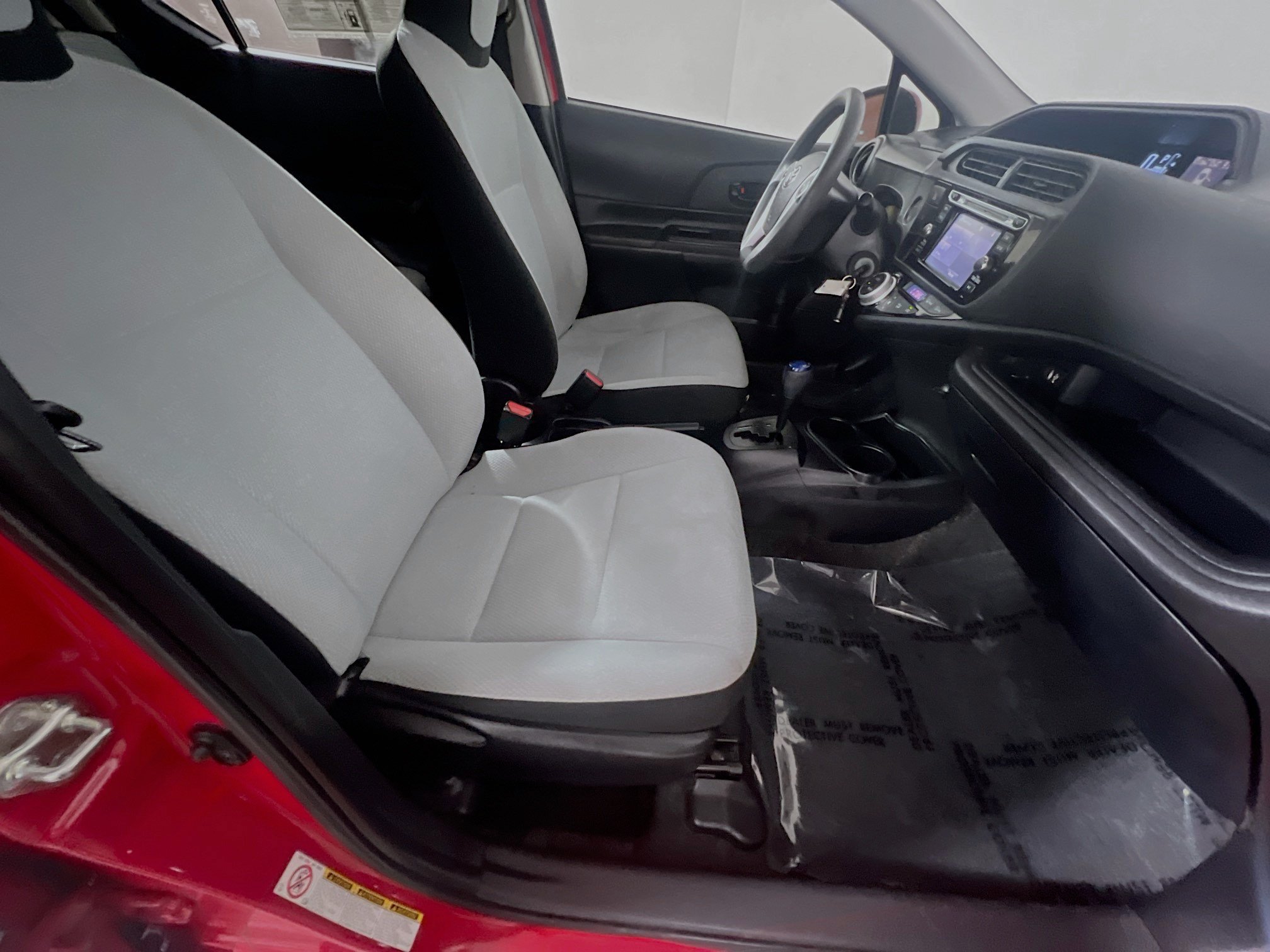 Used 2015 Toyota Prius C One FWD image 29