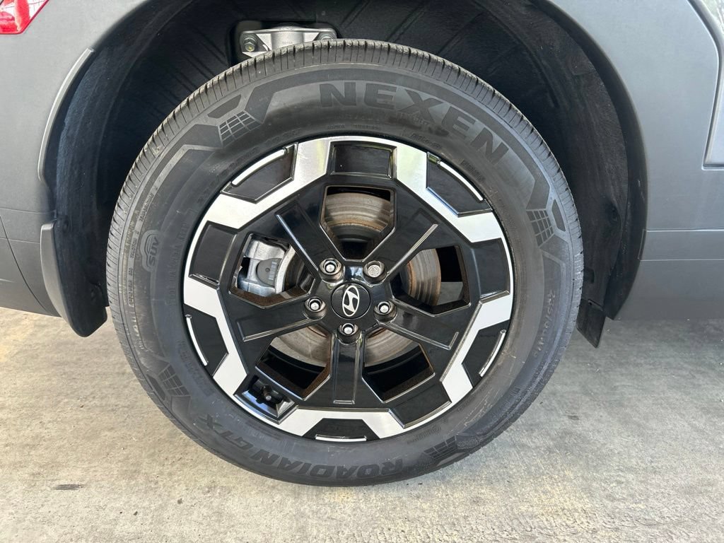 Used 2025 Hyundai Santa Fe SEL FWD image 17
