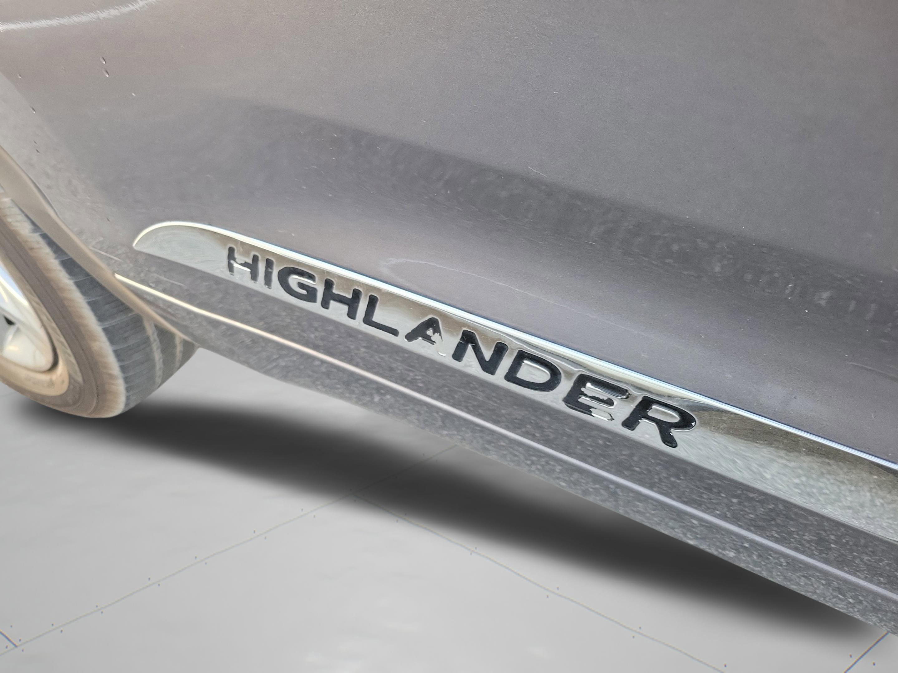 Used 2015 Toyota Highlander Limited Platinum AWD/4WD image 18