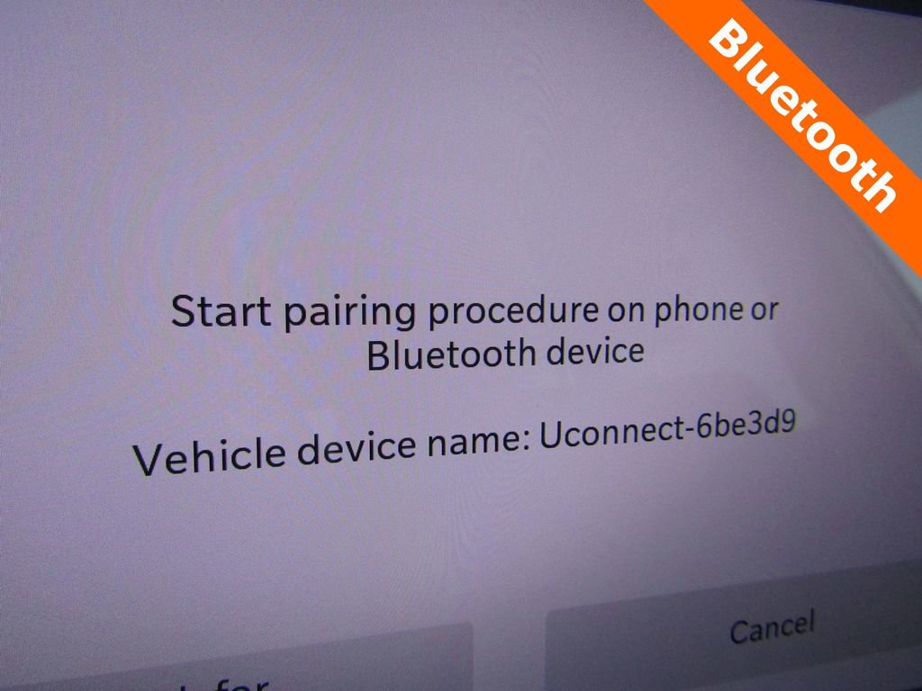 Used 2024 Chrysler Pacifica Touring-L image 14