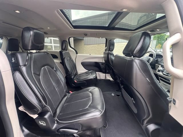 Used 2019 Chrysler Pacifica Limited FWD image 13