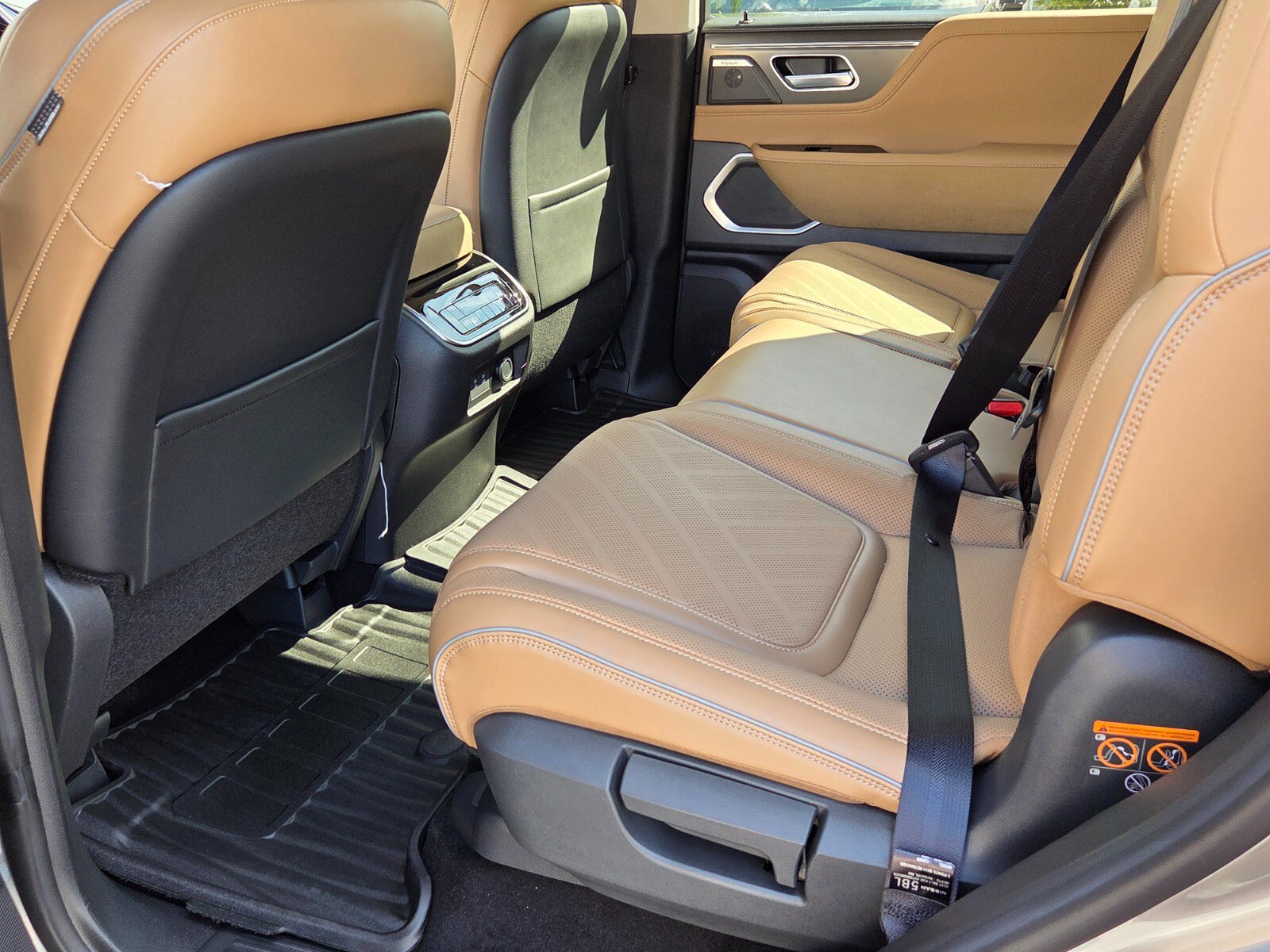 New 2027 INFINITI QX80 Luxe w/ Cargo Package RWD image 11