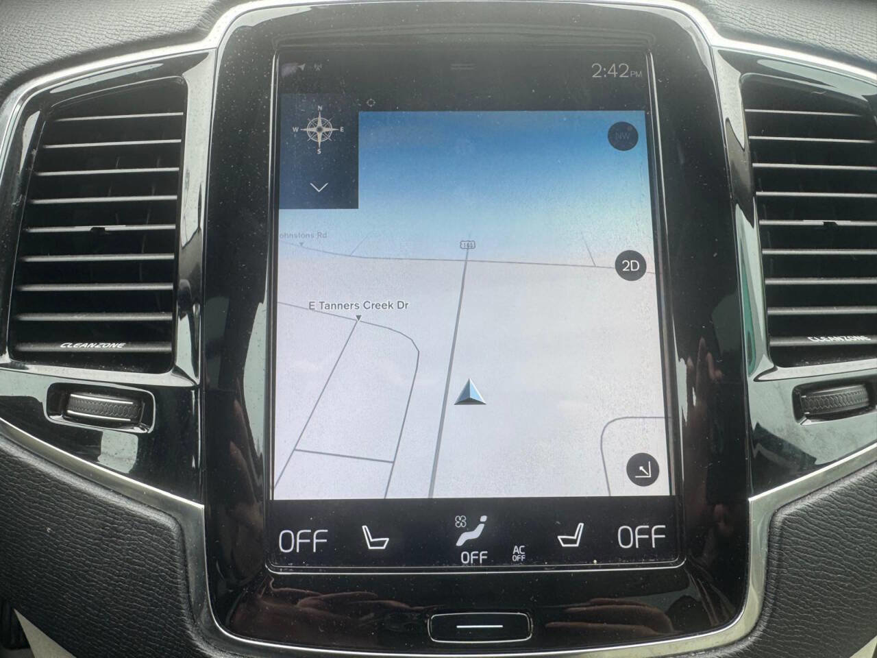 Used 2016 Volvo XC90 T6 Momentum w/ Momentum Plus Package image 16