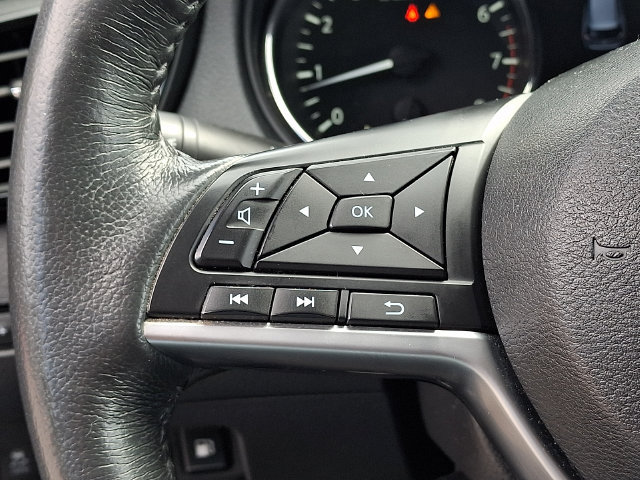 Used 2018 Nissan Rogue SV w/ Premium Package AWD/4WD image 22