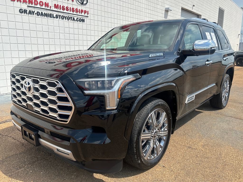 Used 2025 Toyota Sequoia Capstone image 1