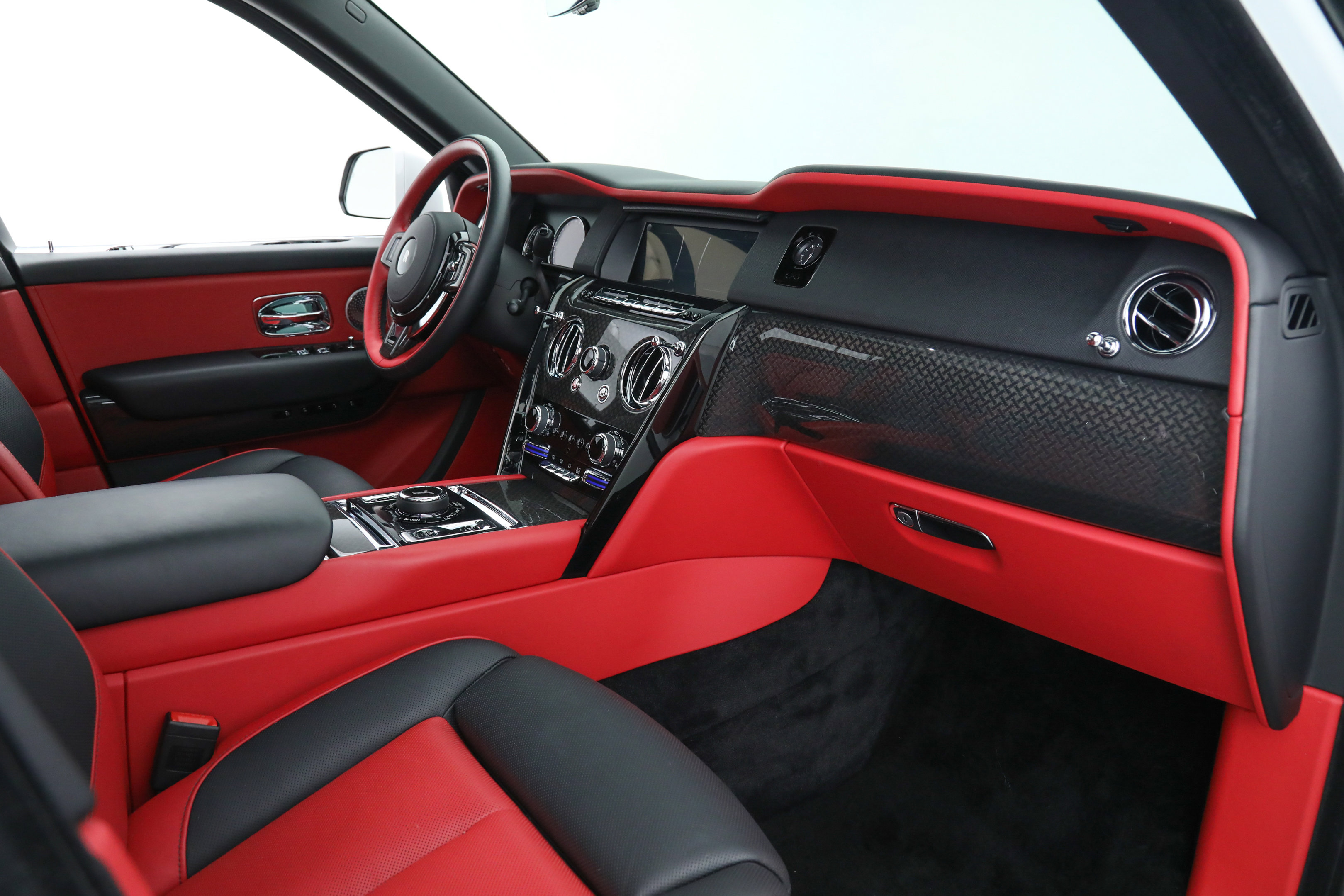 Used 2023 Rolls-Royce Cullinan Black Badge w/ Dark Exterior Package image 18