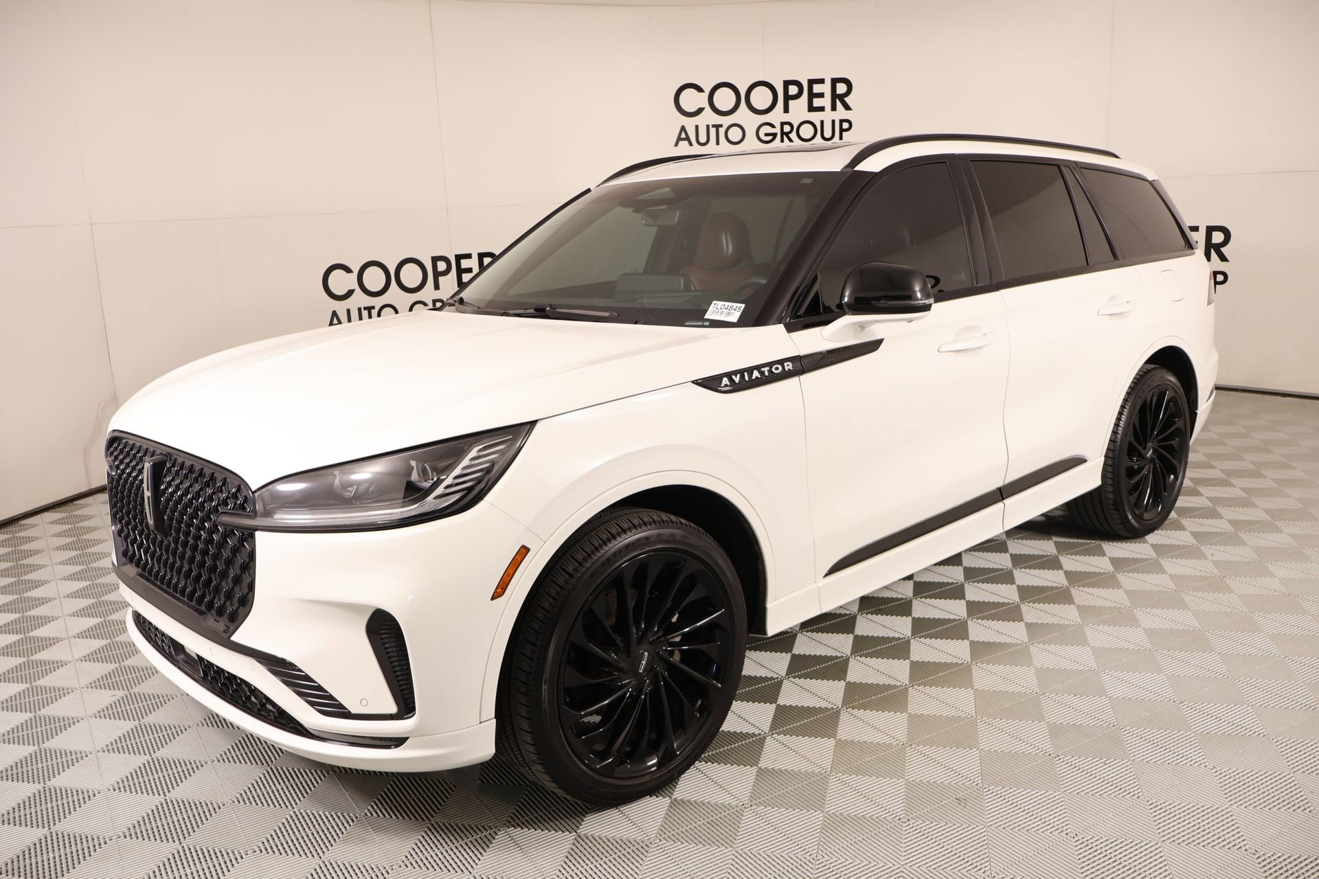 Used 2025 Lincoln Aviator Reserve w/ Equipment Group 201A AWD/4WD image 11