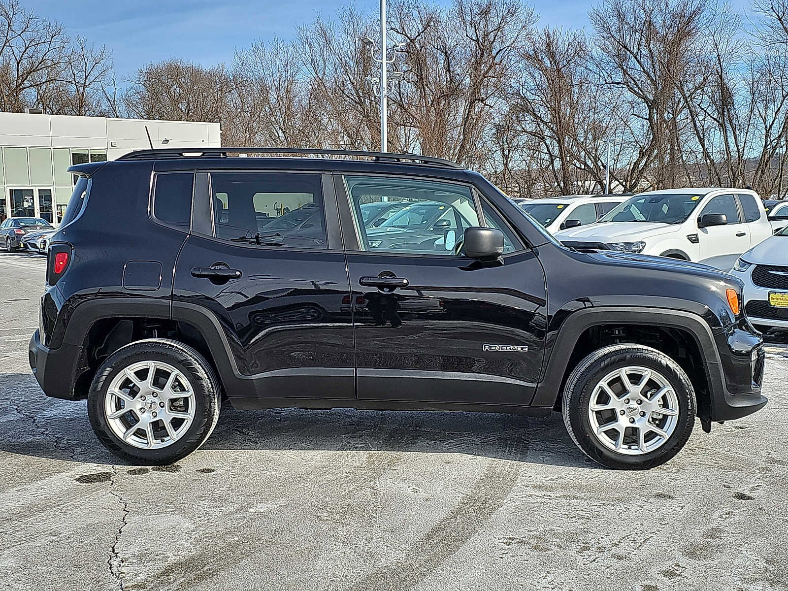 Used 2023 Jeep Renegade Latitude w/ Sun/Sound Group image 7