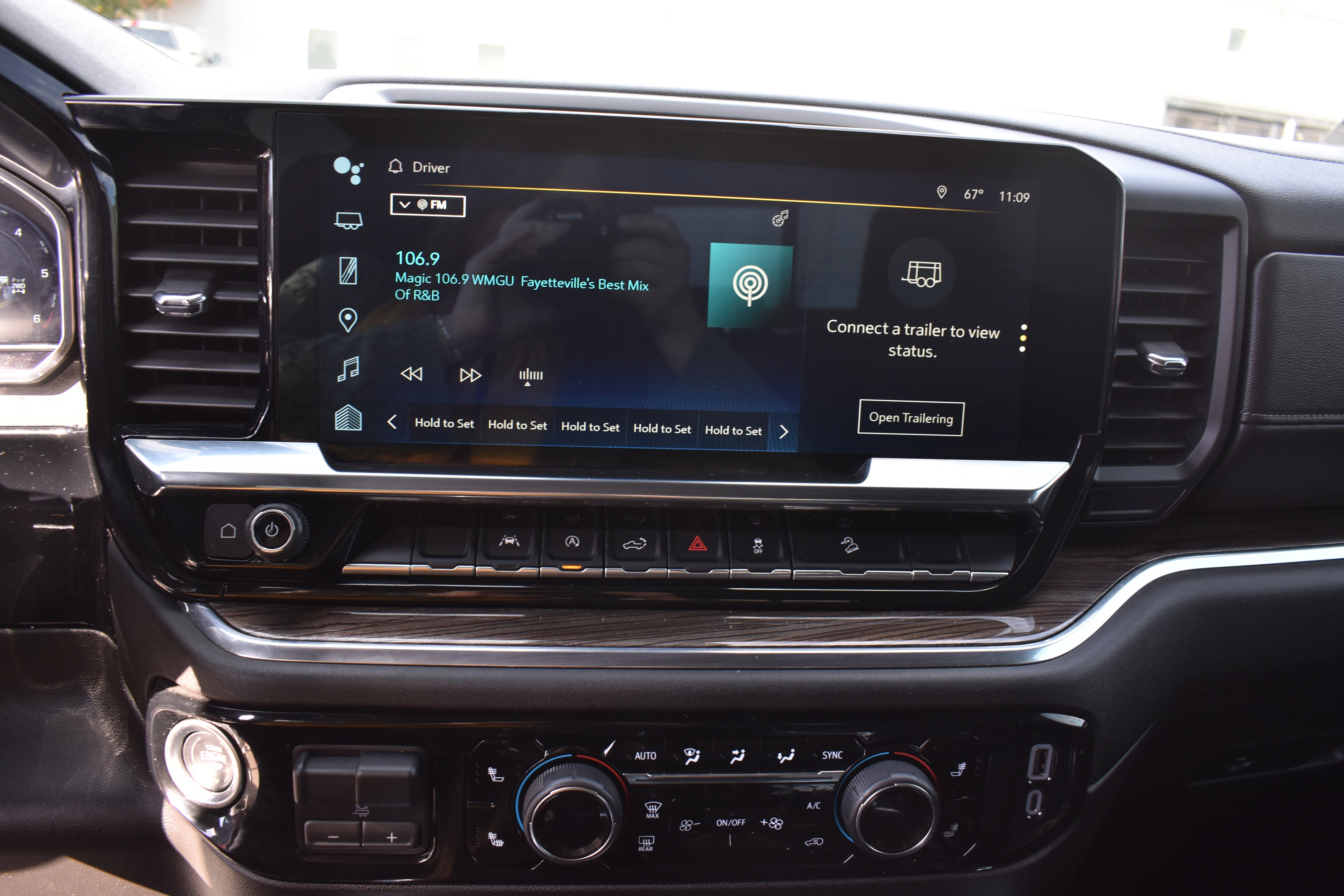 Used 2024 Chevrolet Silverado 1500 LT w/ Z71 Off-Road Package image 20