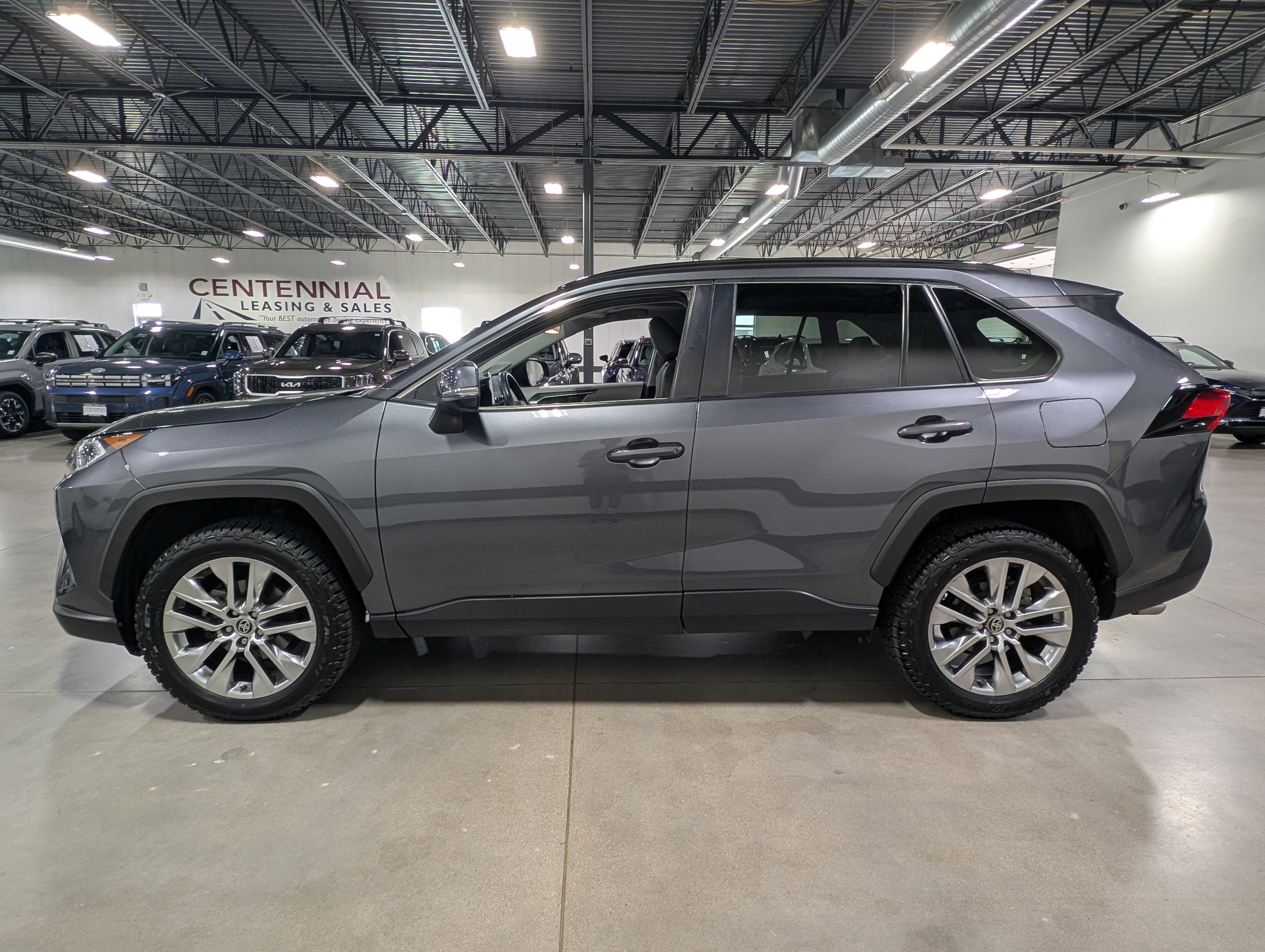 Used 2021 Toyota RAV4 XLE Premium AWD/4WD image 6