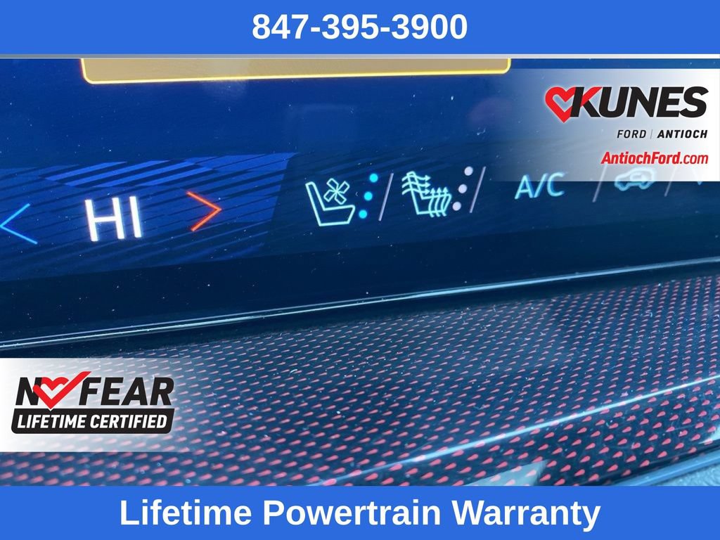 Used 2024 Chevrolet Traverse RS AWD/4WD image 37