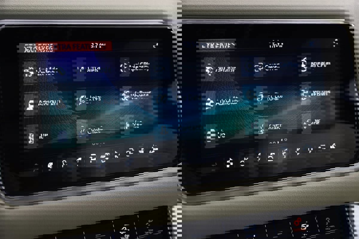 Used 2021 Land Rover Range Rover Sport HSE Silver Edition image 37