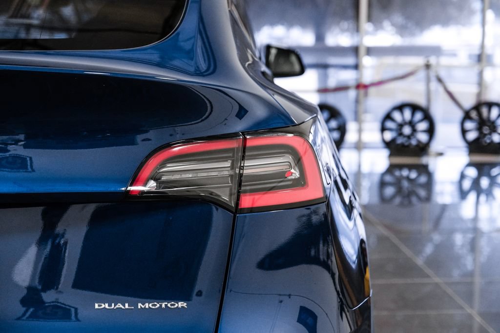 Used 2021 Tesla Model Y Long Range AWD/4WD image 53