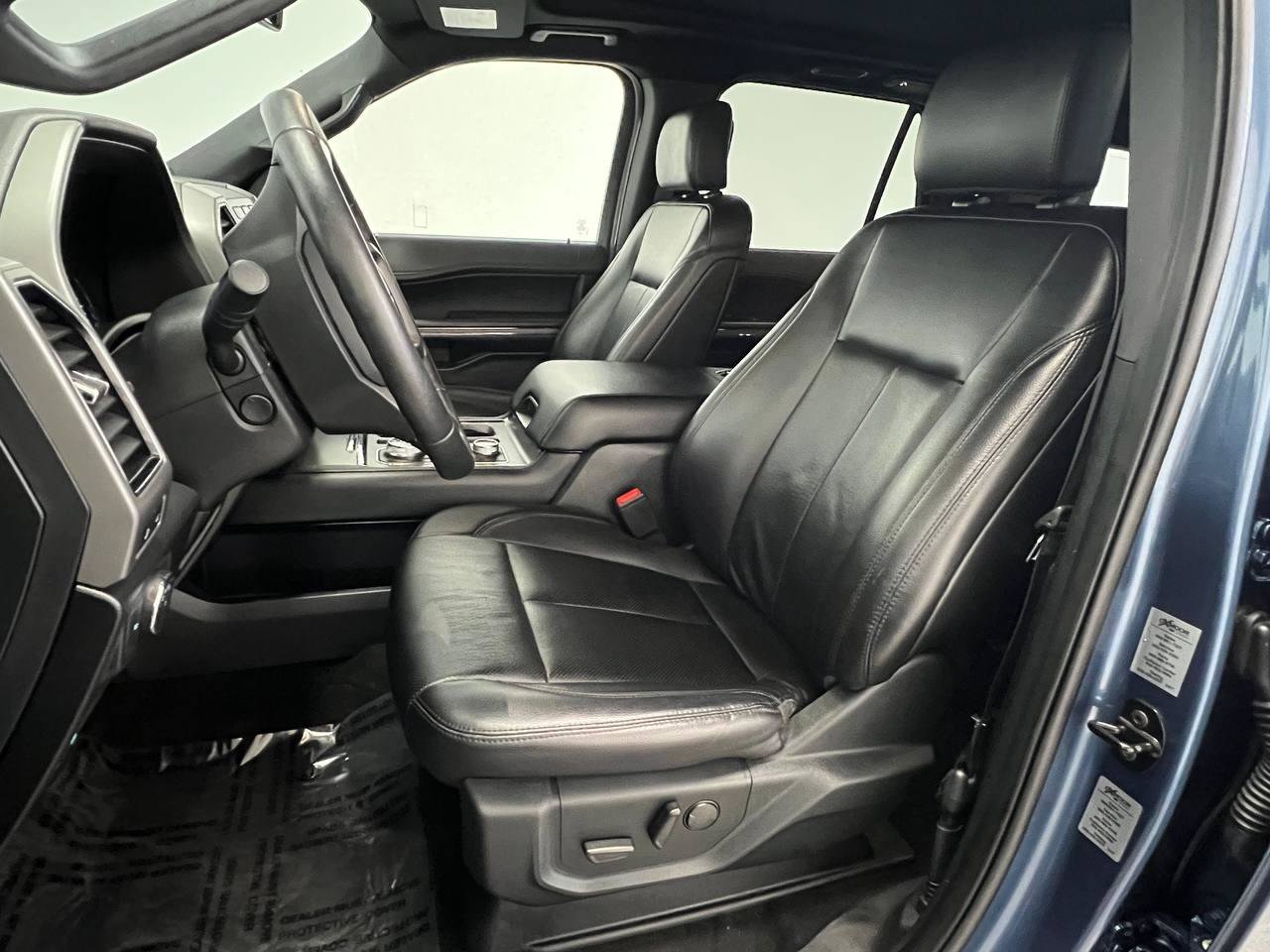 Used 2020 Ford Expedition XLT w/ Equipment Group 202A AWD/4WD image 8