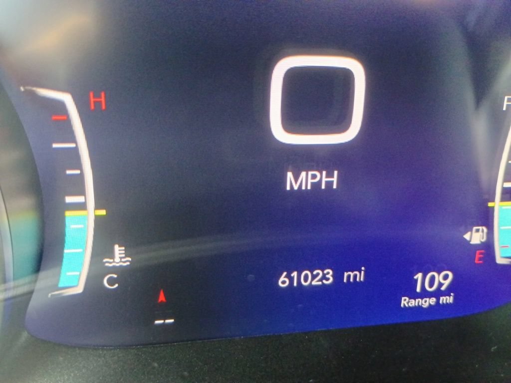 Certified 2024 Chrysler Pacifica Touring-L FWD image 15