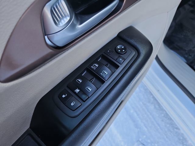 Used 2024 Chrysler Voyager LX FWD image 24