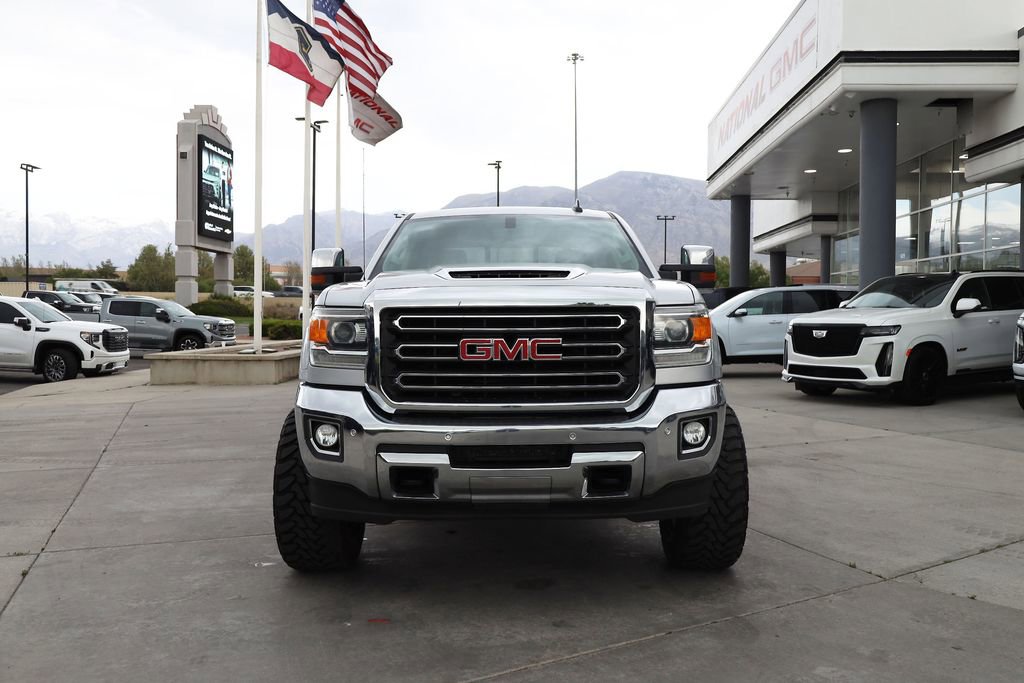 Used 2018 GMC Sierra 2500 SLT w/ Suspension Package, Off-Road AWD/4WD image 9