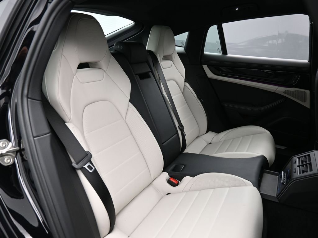 Certified 2025 Porsche Panamera 4 image 26