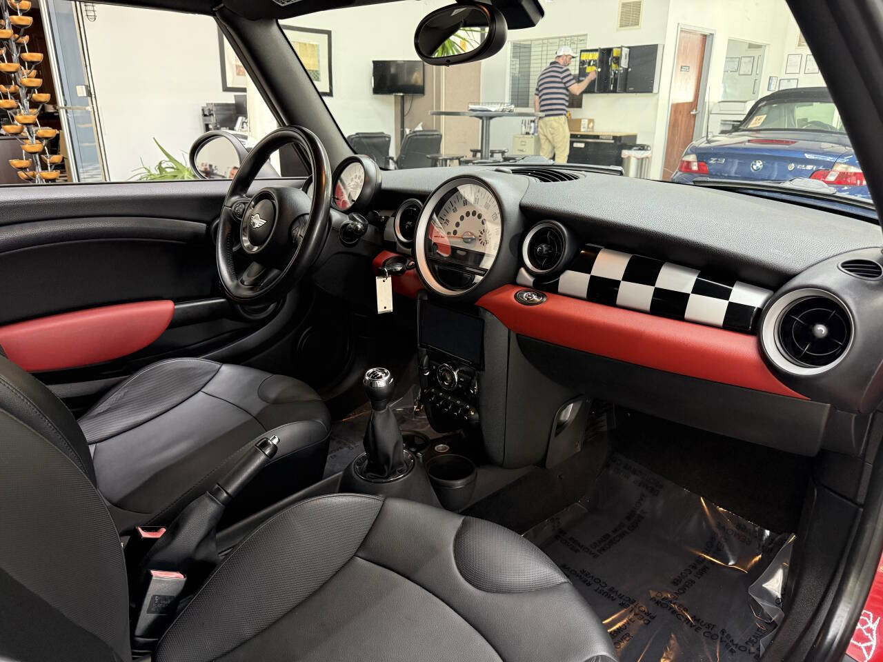 Used 2011 MINI Cooper Convertible image 24