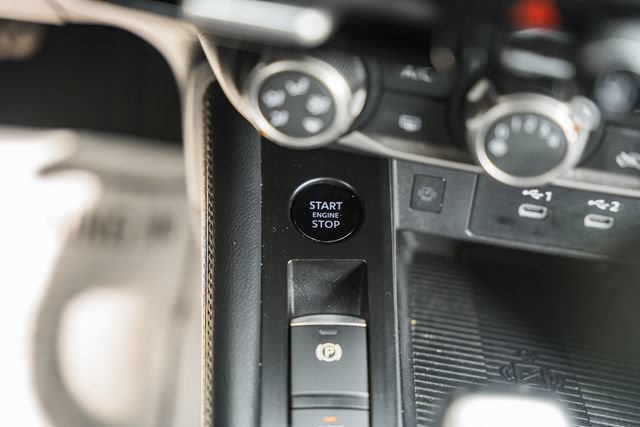 Used 2025 Nissan Kicks SV AWD/4WD image 30