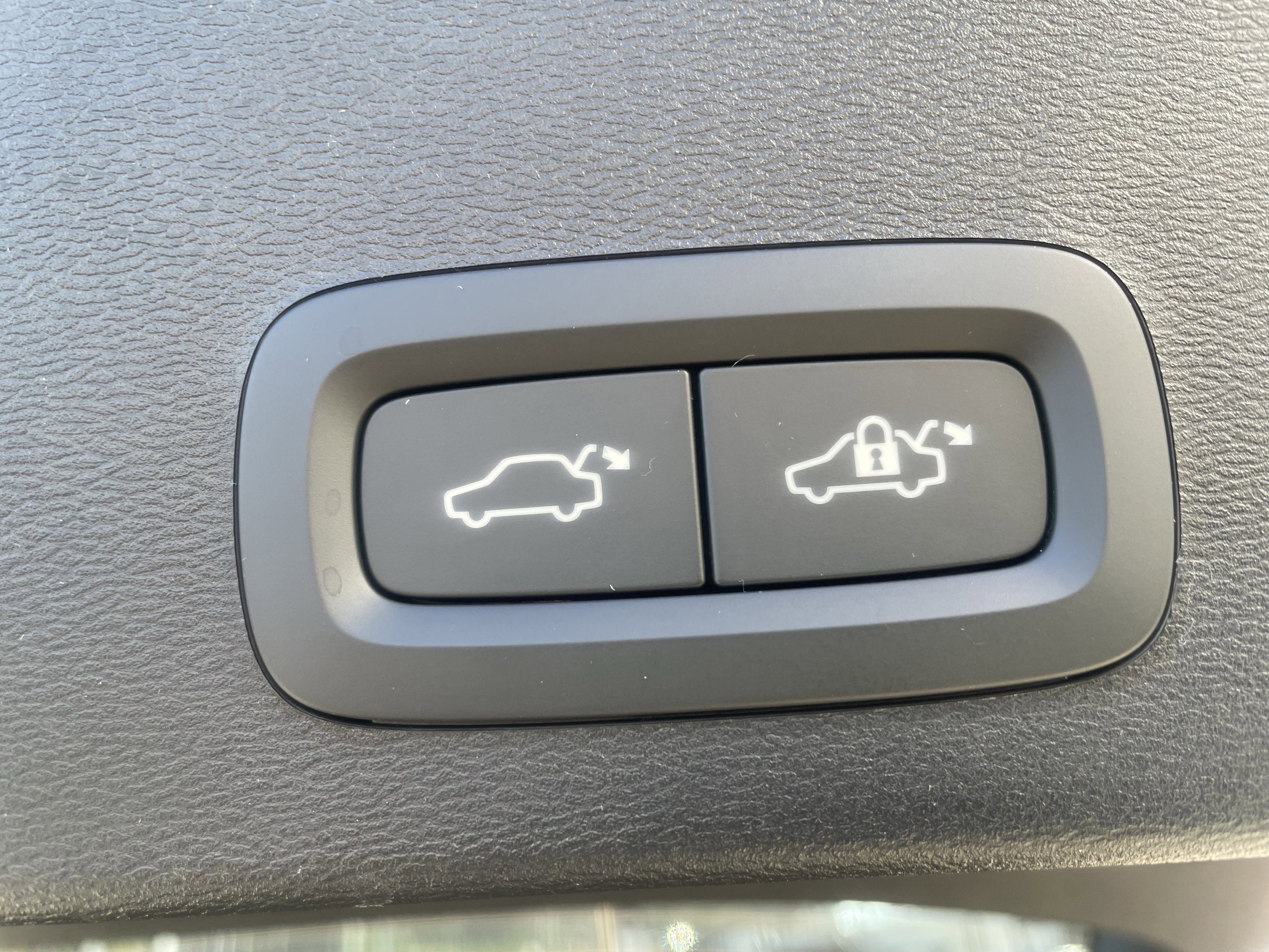 New 2026 Volvo XC40 B5 Plus w/ Protection Package Premier image 10