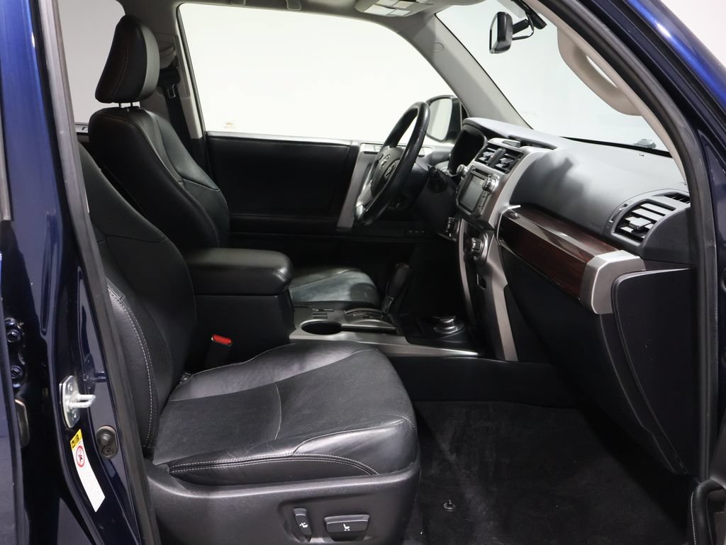 Used 2016 Toyota 4Runner Limited AWD/4WD image 23