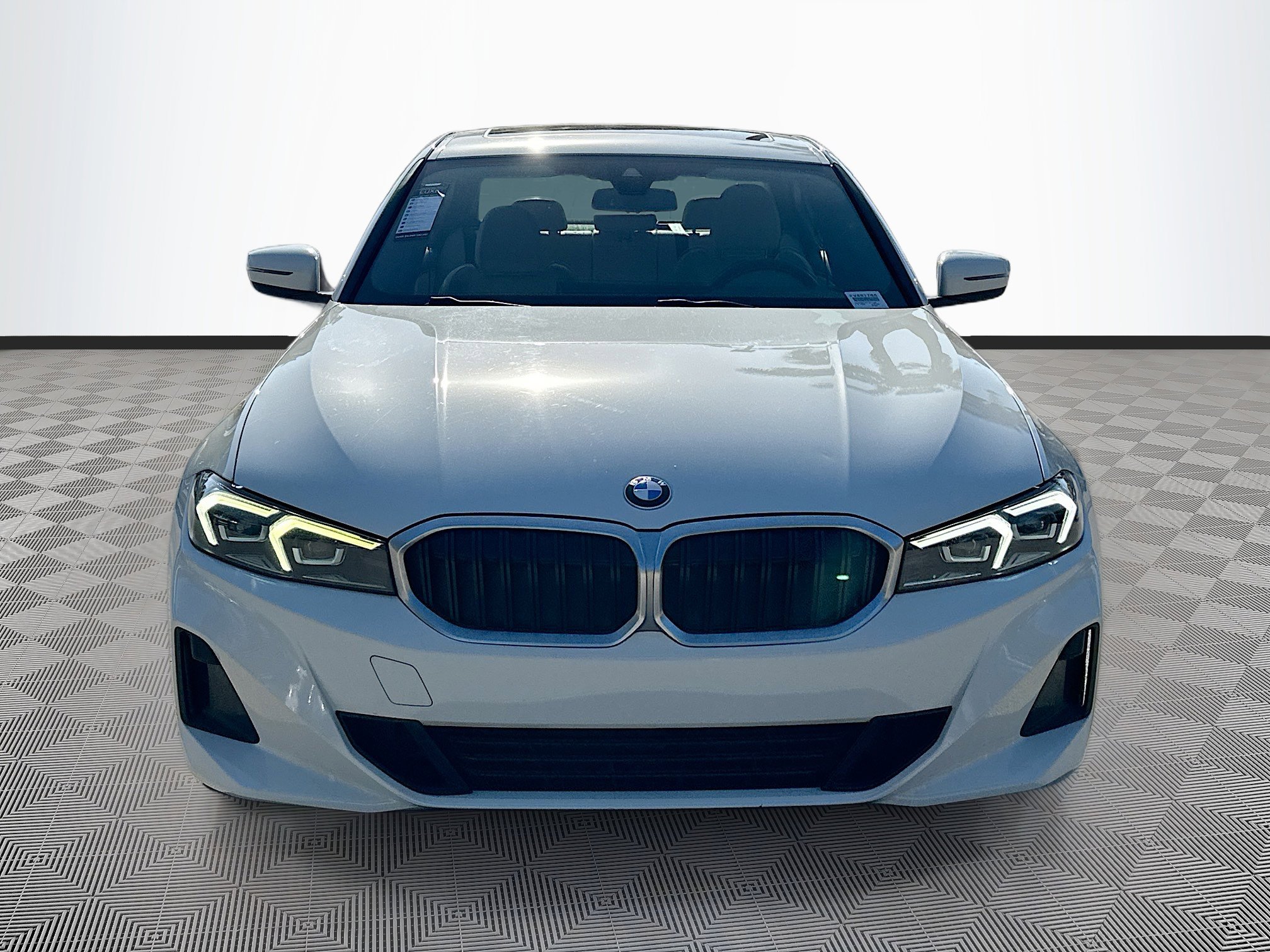 Used 2023 BMW 330i Sedan image 2