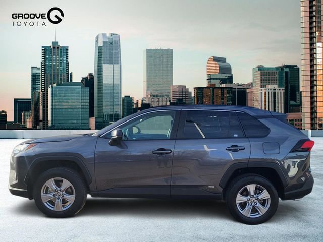 Used 2025 Toyota RAV4 LE image 2