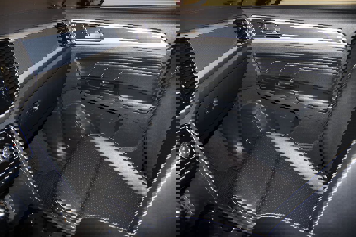 Used 2020 Volkswagen Atlas Cross Sport SEL image 45