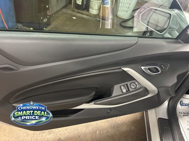 Used 2018 Chevrolet Camaro SS RWD image 11