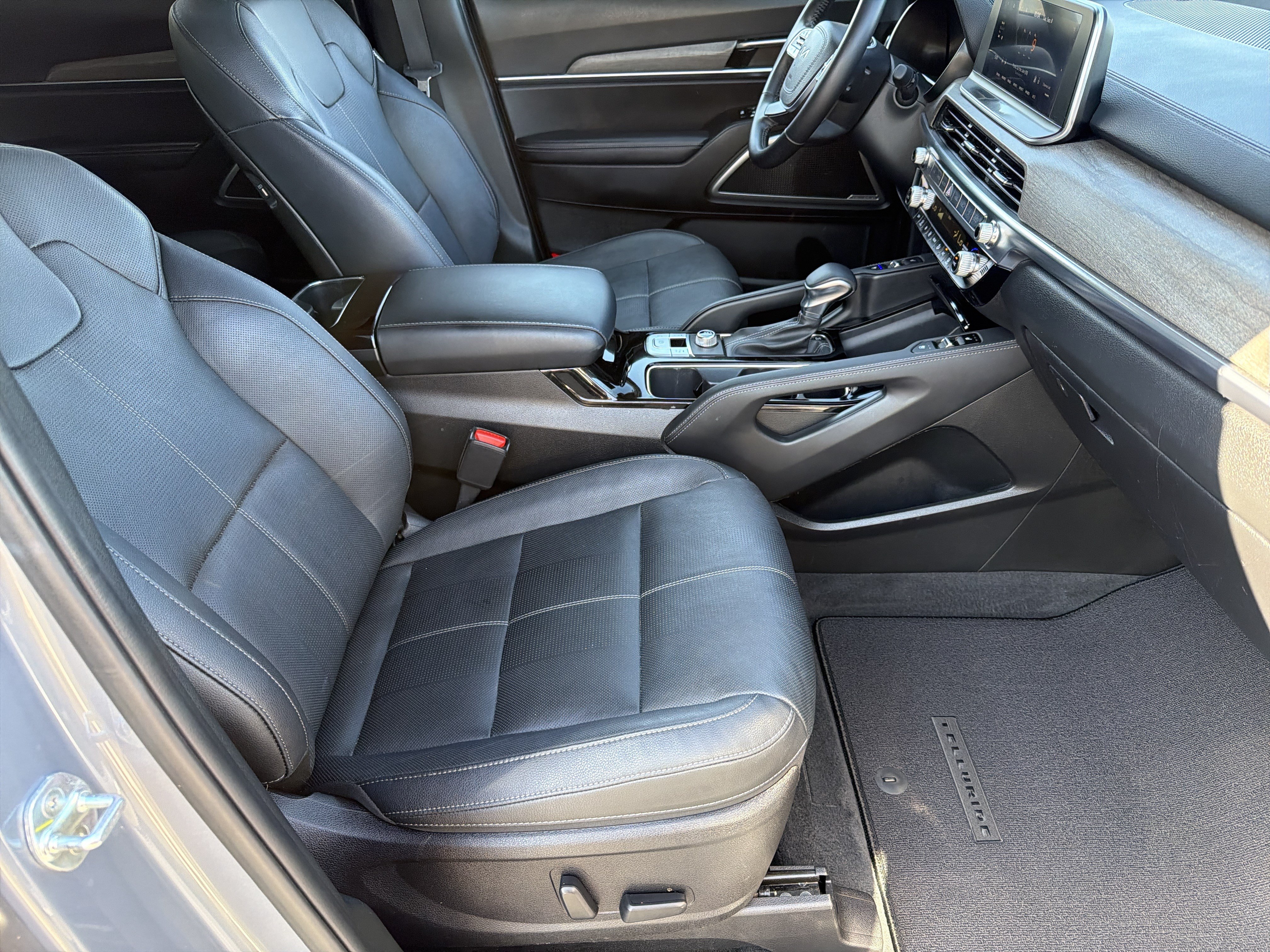 Used 2022 Kia Telluride EX w/ EX Premium Package FWD image 13