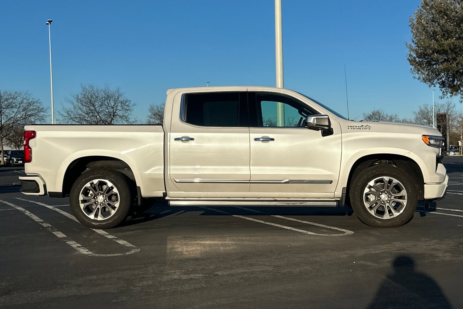 Used 2025 Chevrolet Silverado 1500 High Country w/ Technology Package image 3