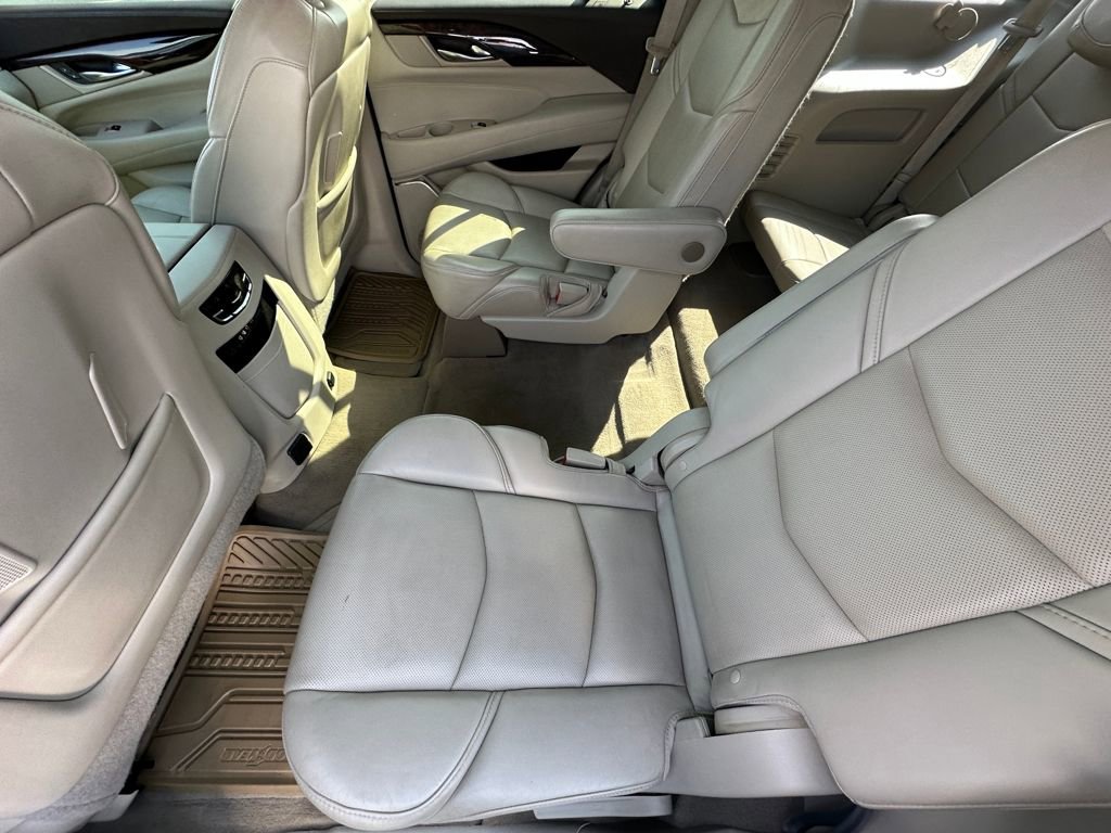 Used 2015 Cadillac Escalade Luxury image 19