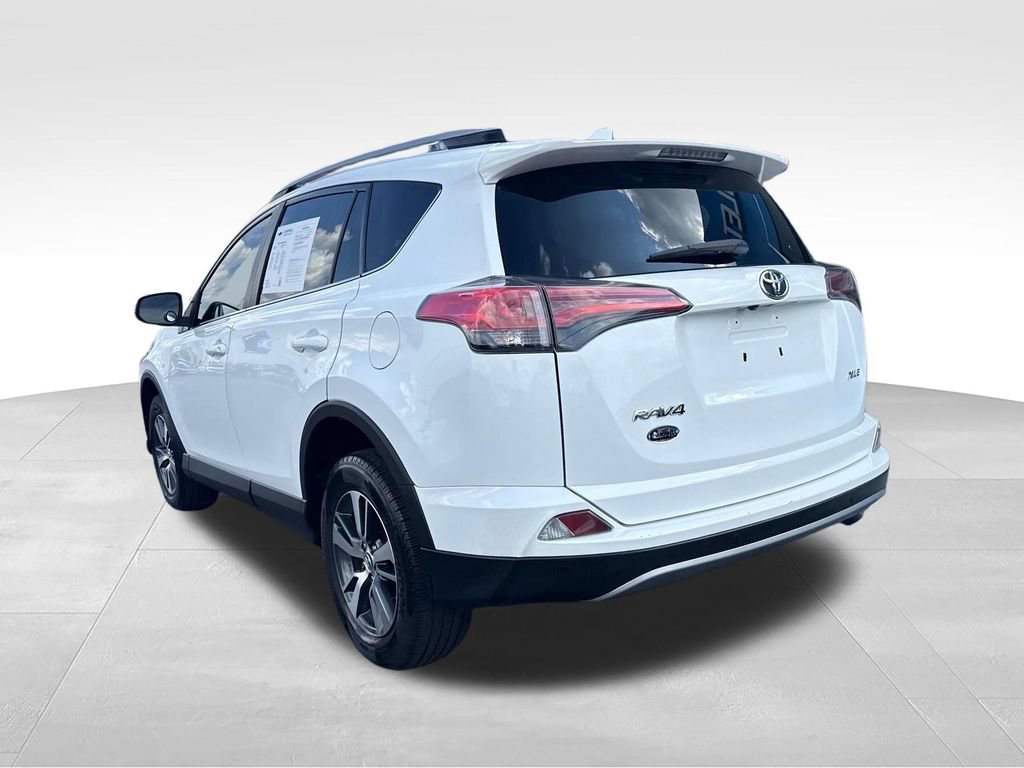 Used 2018 Toyota RAV4 XLE FWD image 7
