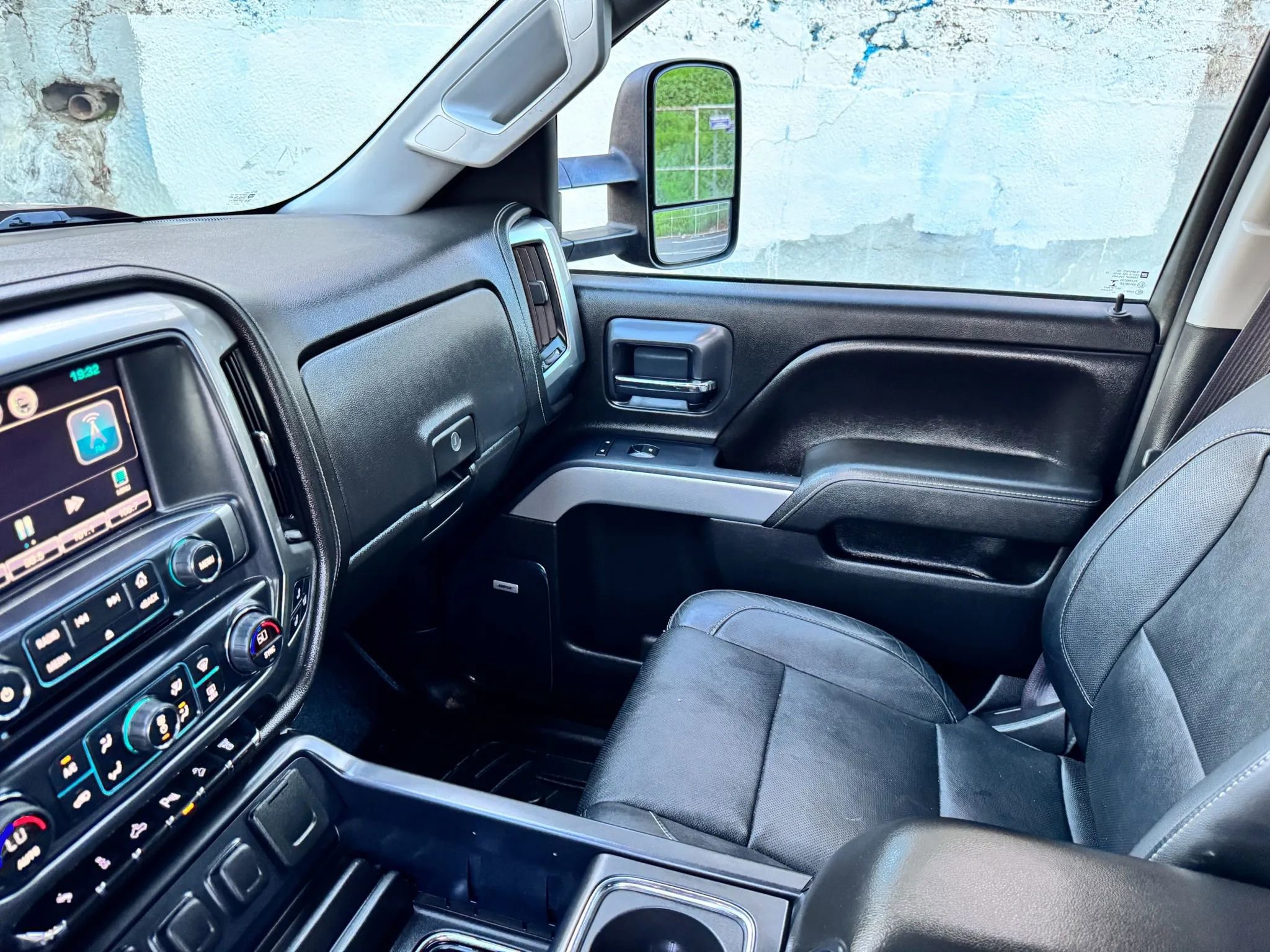 Used 2015 Chevrolet Silverado 3500 LTZ w/ Duramax Plus Package image 30