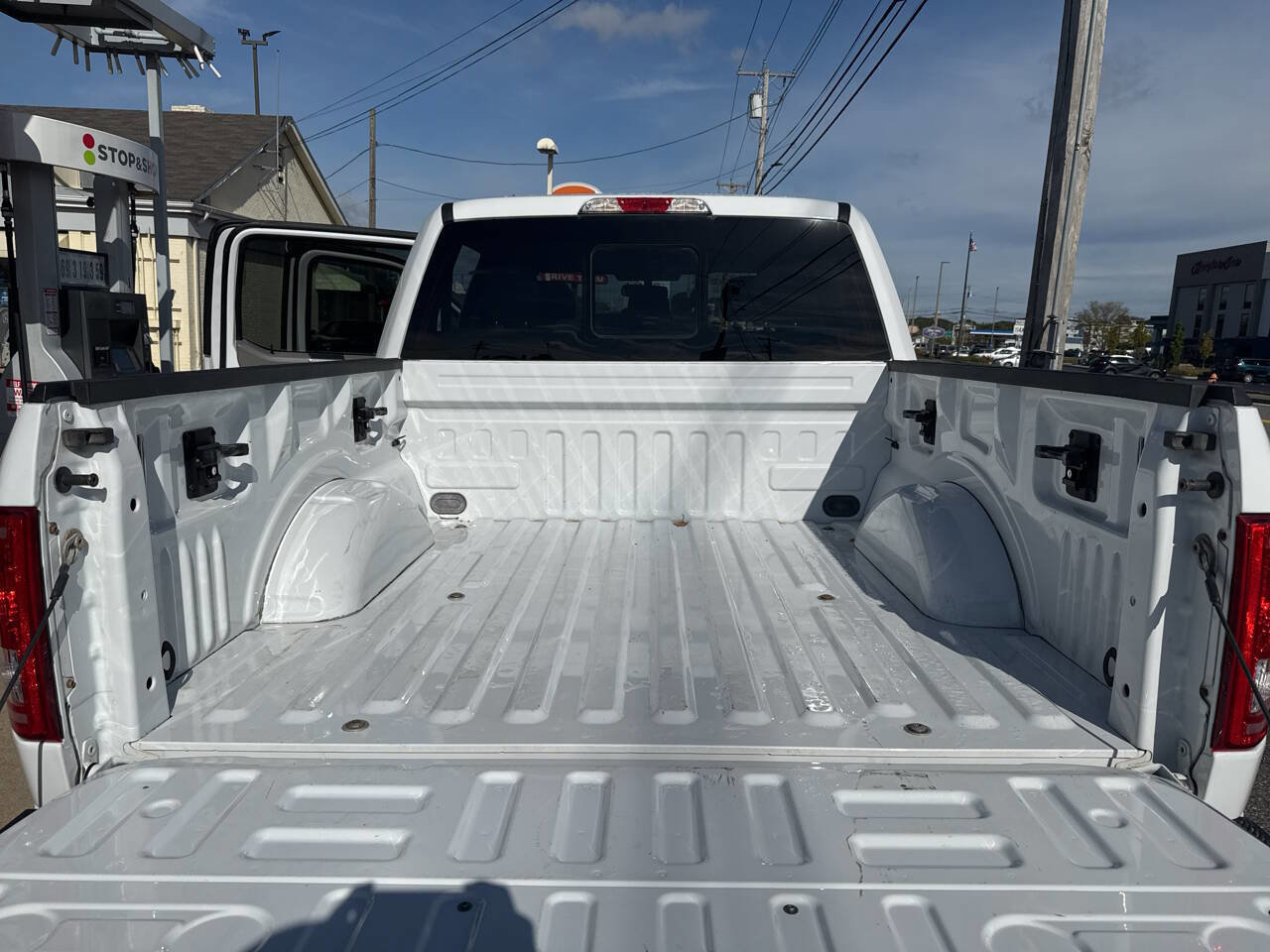 Used 2017 Ford F150 XLT w/ Equipment Group 302A Luxury image 11