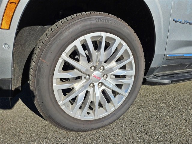 New 2025 GMC Yukon Elevation image 9