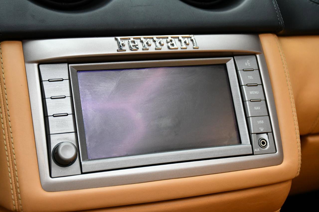 Used 2014 Ferrari California RWD image 33