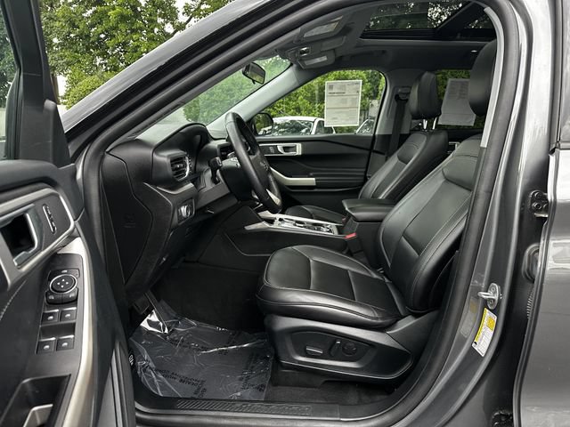 Certified 2022 Ford Explorer XLT w/ Equipment Group 202A AWD/4WD image 19