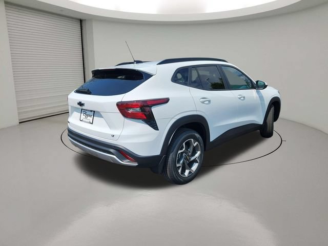 New 2026 Chevrolet Trax LT w/ Sunroof Package FWD image 7