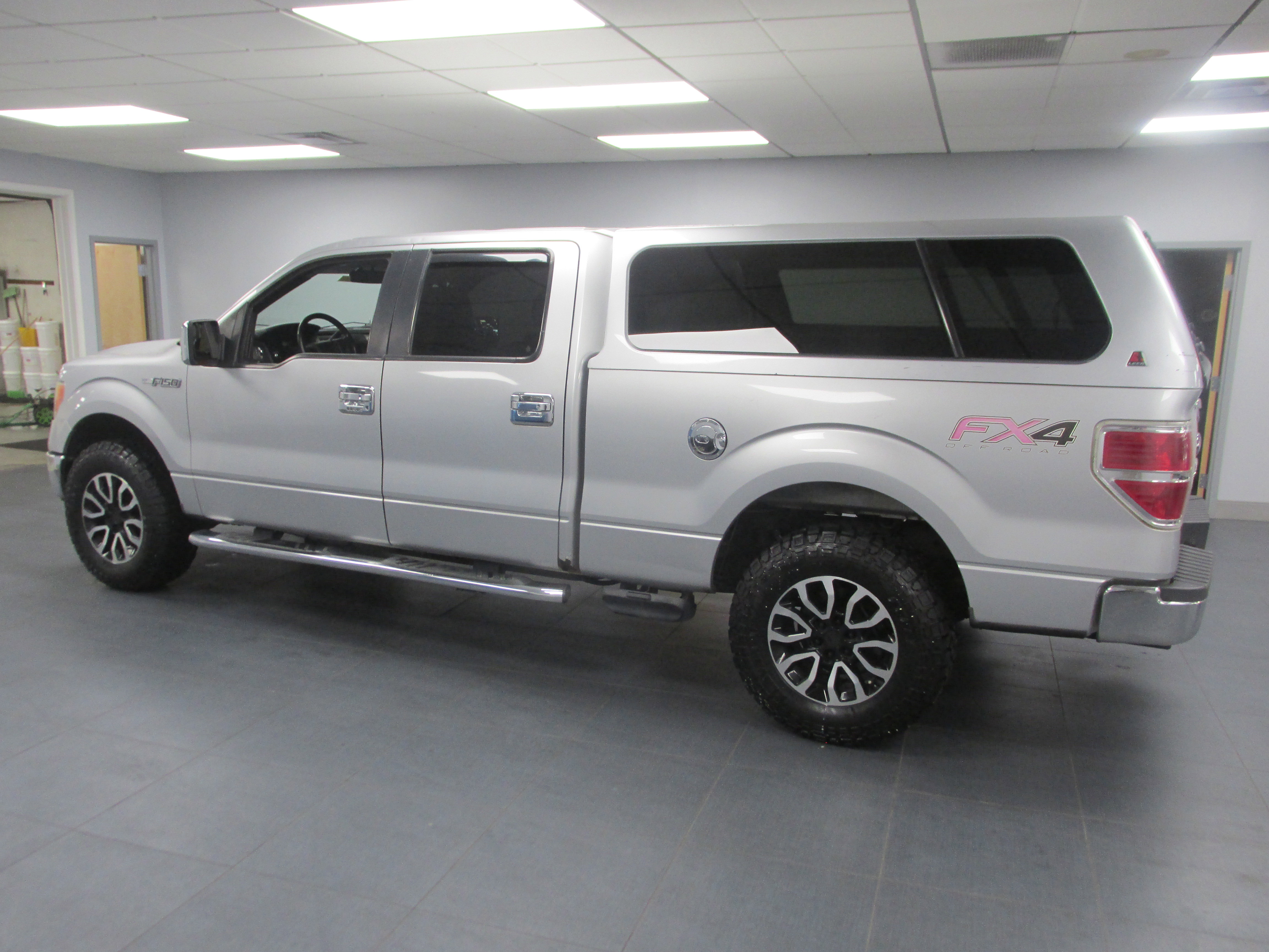 Used 2013 Ford F150 XLT w/ Mid Equipment Group AWD/4WD image 8