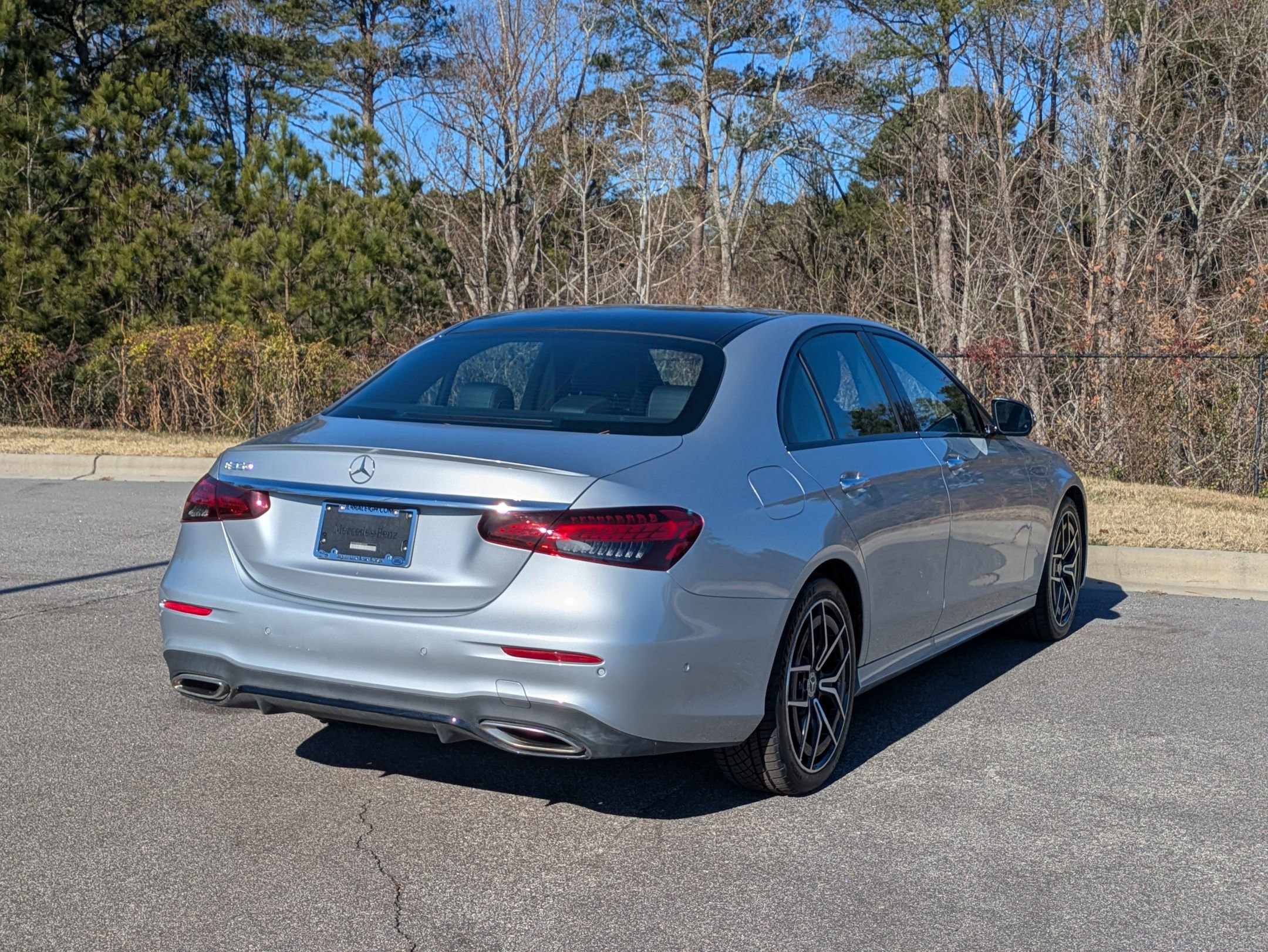 Used 2022 Mercedes-Benz E 350 Sedan image 5
